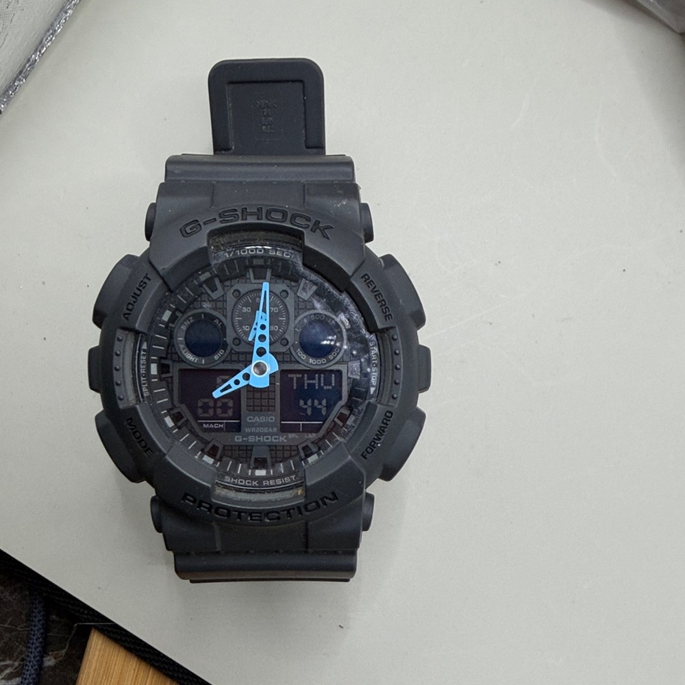 Casio G-Shock Velocity Indicator Men's Watch GA-100C - Picture 2 of 5